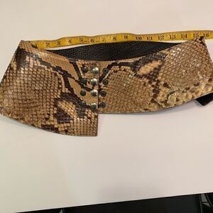 Snake Python skin belt beige/brown 2sets of snaps.